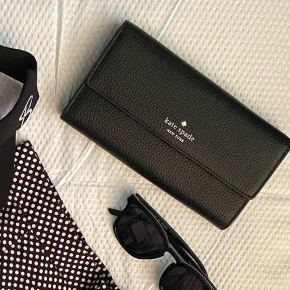 Kate Spade Wallet♠️ - Picture 4 of 9